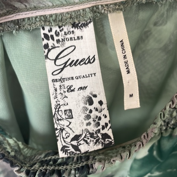 NWOT Guess Large Tropical Floral Printed Single Shoulder Tank Top - Picture 3 of 4